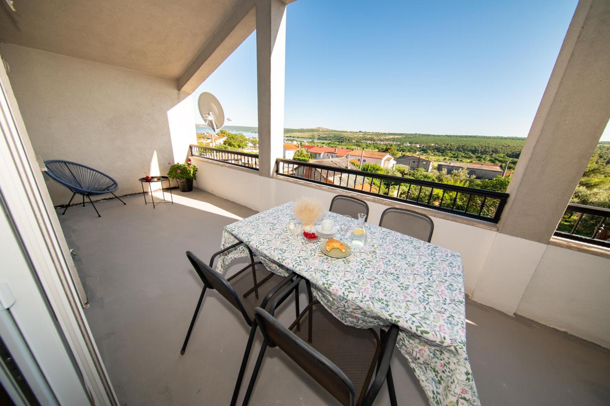 Veliki Apartman Petra Posedarje Exterior foto