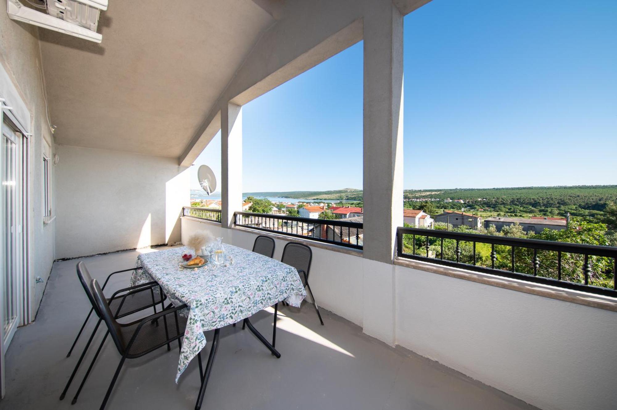 Veliki Apartman Petra Posedarje Exterior foto